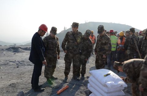 顾月兵教授带学员来我公司参观学习交流1.jpg